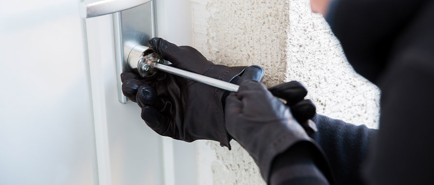 burgler-picking-lock_20200305-890×380-1.jpg|burgler-picking-lock_20200305-890×380.jpg|burgler-picking-lock_20200305.jpg|burgler-picking-lock_20200305-300×128.jpg|burgler-picking-lock_20200305-768×328.jpg ||||