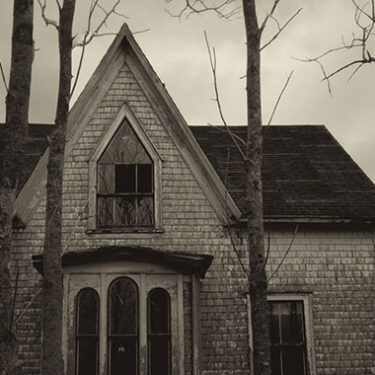 Paranormal Meets Professional: ‘The Conjuring’ House Auction Risks